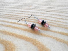 Náušnice šité fuchsiové