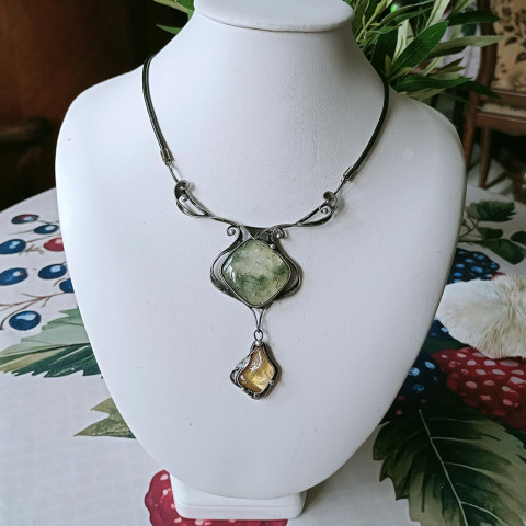 Náhrdelník s prehnitem a citrínem šperk náhrdelník zelená cín patina tiffany citrín ples prehnit večerní cínovaný večírek bál 