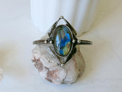 Růženínový přívěsek