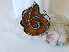 Růženínový přívěsek