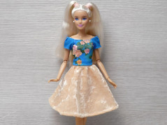 Dlouhé barevné šaty pro Barbie