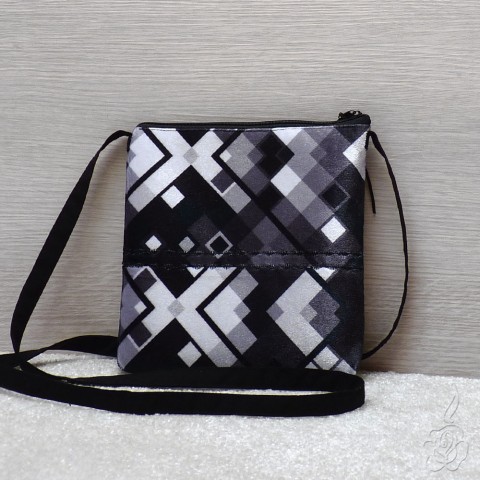 Menší černobílá kabelka - Petra malá kabelka malá taštička crossbody vzorovaná kabelka černobílá kabelka 