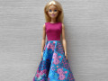 Barevné šaty pro Barbie