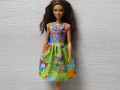 Barevné šatičky pro Barbie