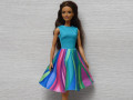 Barevné šatičky pro Barbie
