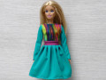 Barevné šatičky pro Barbie