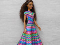 Barevné šaty pro Barbie