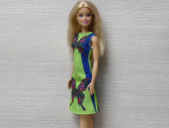Barevné šatičky pro Barbie