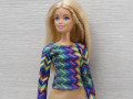 Barevné tričko pro Barbie