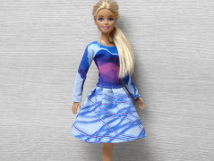 Modré šaty pro Barbie