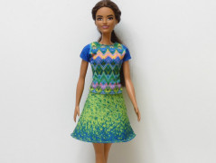 Barevné šaty pro Barbie - Folklor