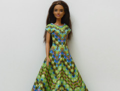 Barevné šaty pro Barbie - Folklor