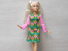 Barevné tričko pro Barbie