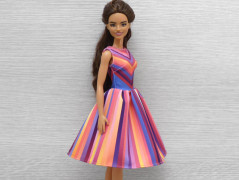 Barevné šaty pro Barbie - Folklor